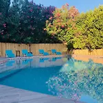 Grand De 4 Etoiles Hotel 4*