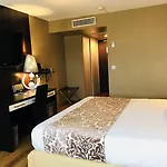 Hotel Grand De 4 Etoiles 4*