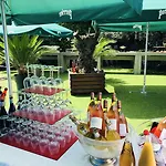 Grand De 4 Etoiles Hotel 4*