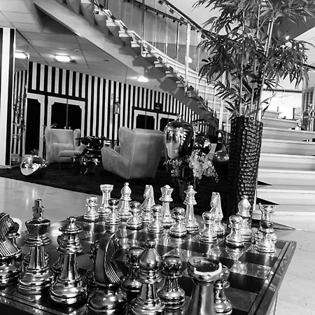 Grand De 4 étoiles Nîmes