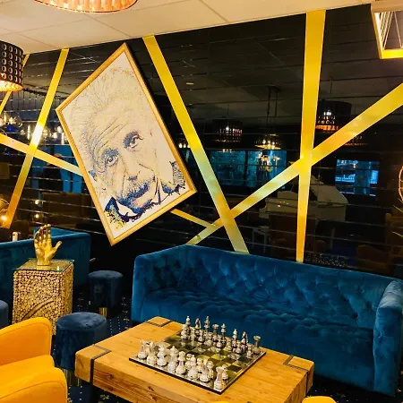 Grand De 4 étoiles Nîmes