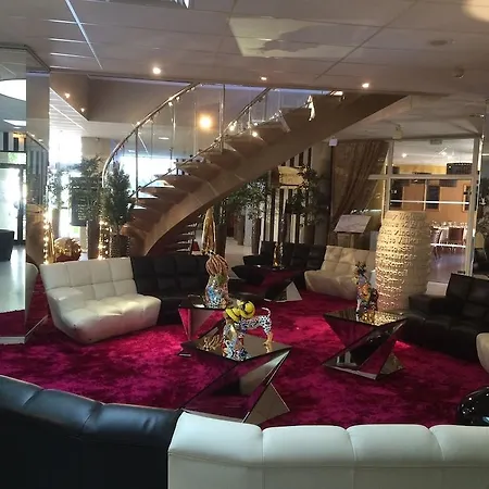 Grand De 4 Etoiles Hotel Nimes