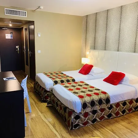 Hotel Grand De 4 Etoiles Nimes