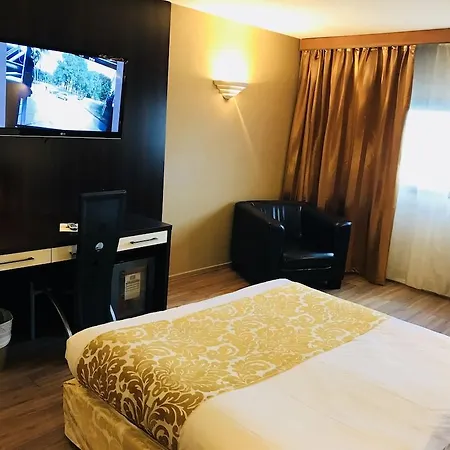 Grand De 4 Etoiles Hotel Nimes