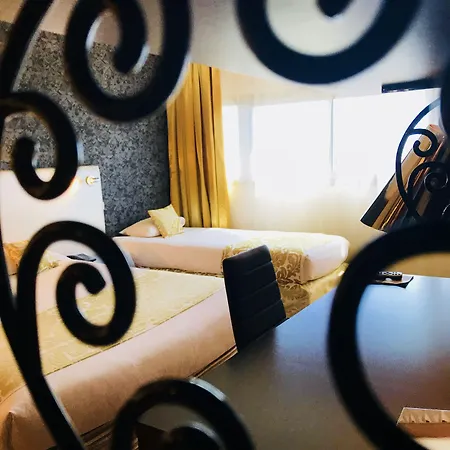 Hotel Grand De 4 Etoiles Nîmes