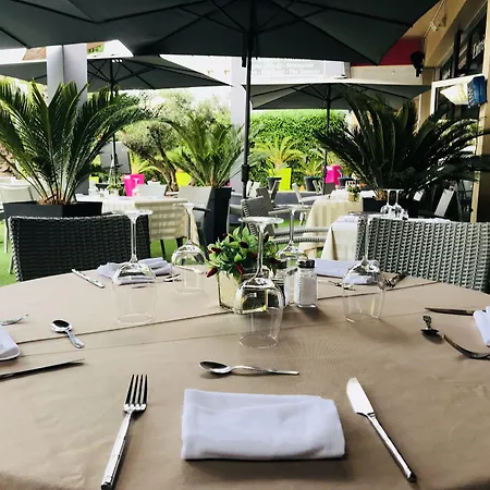 Hotel Grand De 4 Etoiles Nîmes