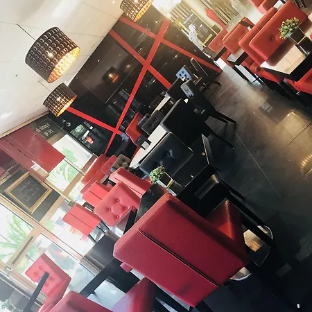 Grand De 4 Etoiles 호텔 님