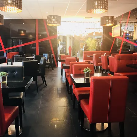 Grand De 4 étoiles Hotel 4*