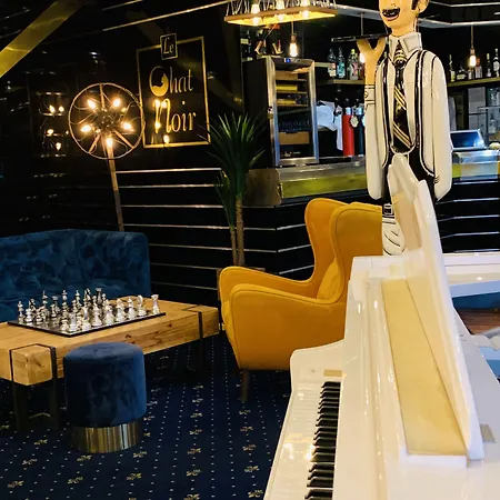 Grand De 4 étoiles Nîmes