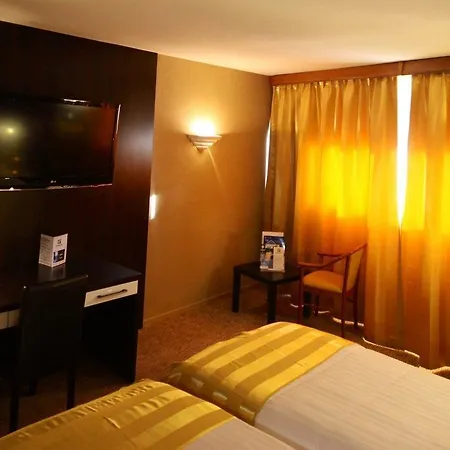 Hotel Grand De 4 Etoiles 4*