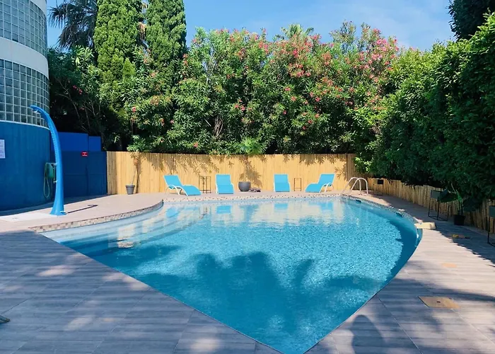 Grand De 4 étoiles Hotel Nîmes