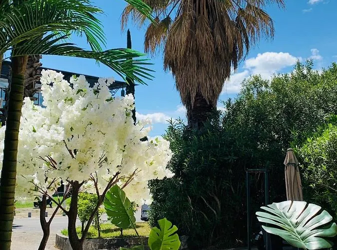 Grand De 4 étoiles 4* Nîmes