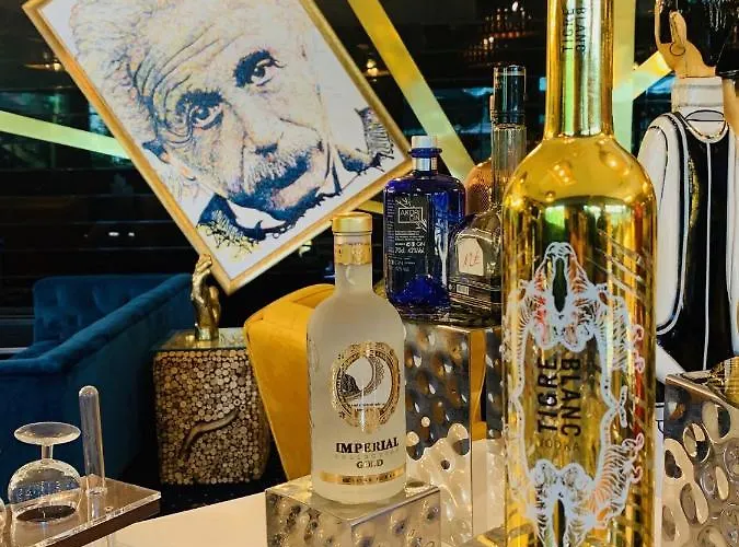 Hotel Grand De 4 étoiles Nîmes