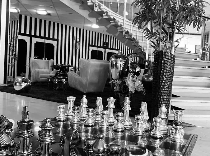 Grand De 4 étoiles Nîmes