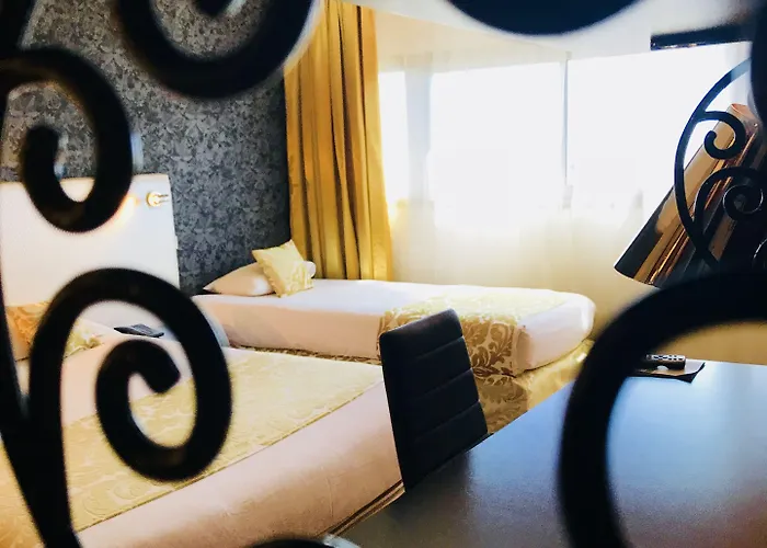 Hotel Grand De 4 étoiles Nîmes