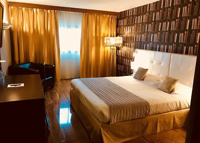 Grand De 4 Etoiles 호텔 4*