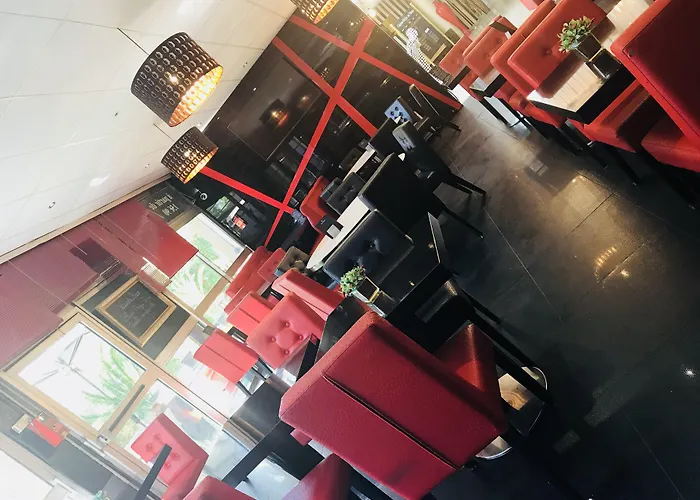 Grand De 4 Etoiles 호텔 님